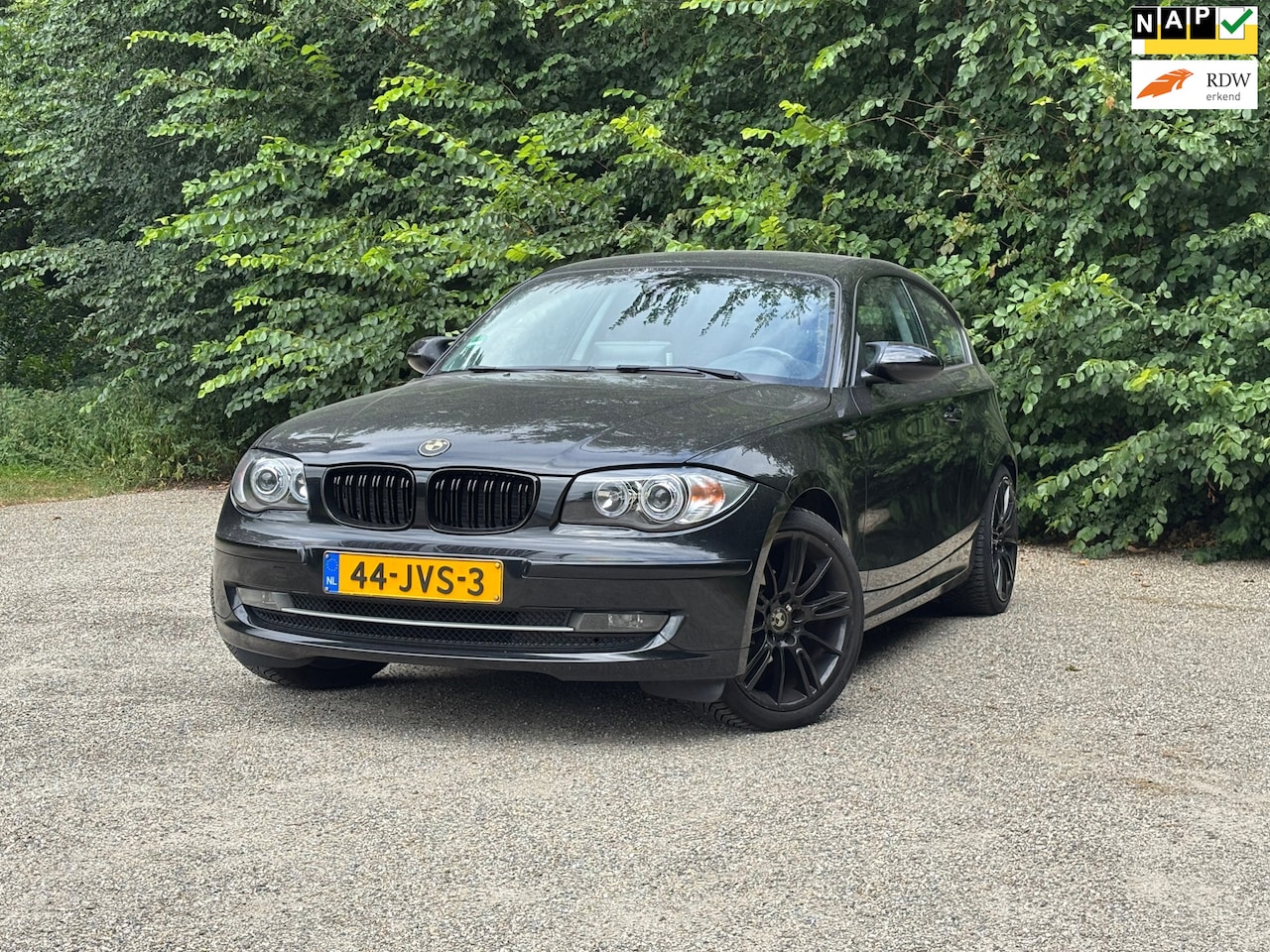 BMW 1-serie - 116i Business Line | Airco + Navi | - AutoWereld.nl