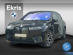BMW iX - xDrive50 Sportpakket 22'' / Panoramadak Sky Lounge / Soft Close / Warmte Comfortpakket voo
