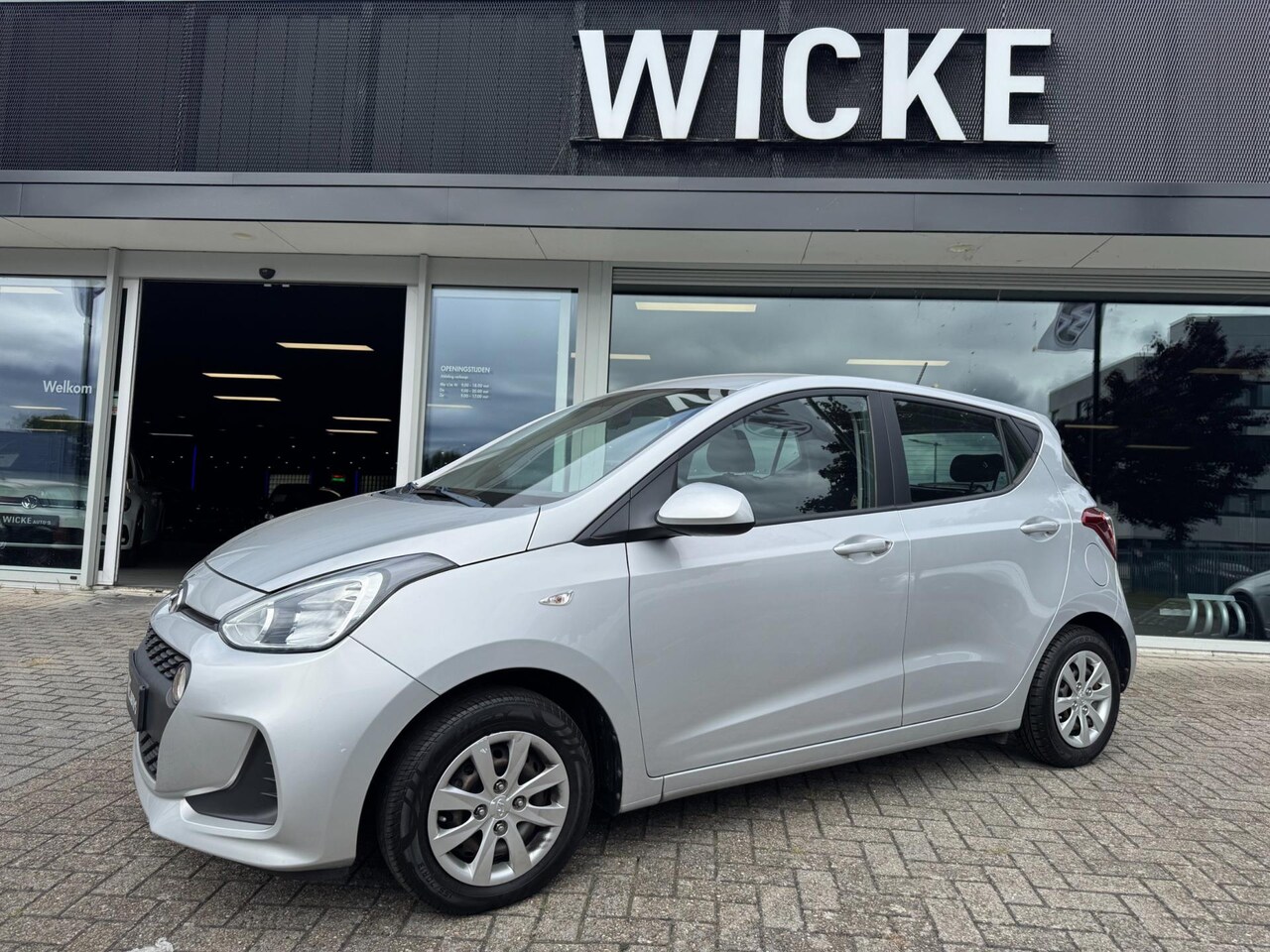 Hyundai i10 - 1.0i Comfort Navigatie Airco Cruise control 2018 - AutoWereld.nl