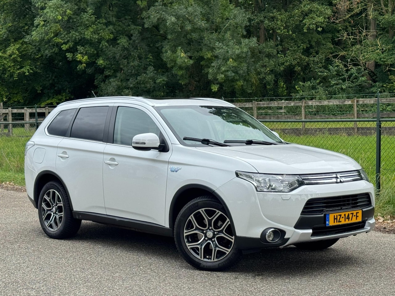 Mitsubishi Outlander - 2.0 PHEV Business Edition /Acc/Navi/Trekhaak/Pano/ - AutoWereld.nl