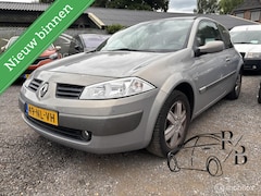 Renault Mégane - 1.6-16V Expression Luxe LEES TEKST AIRCO