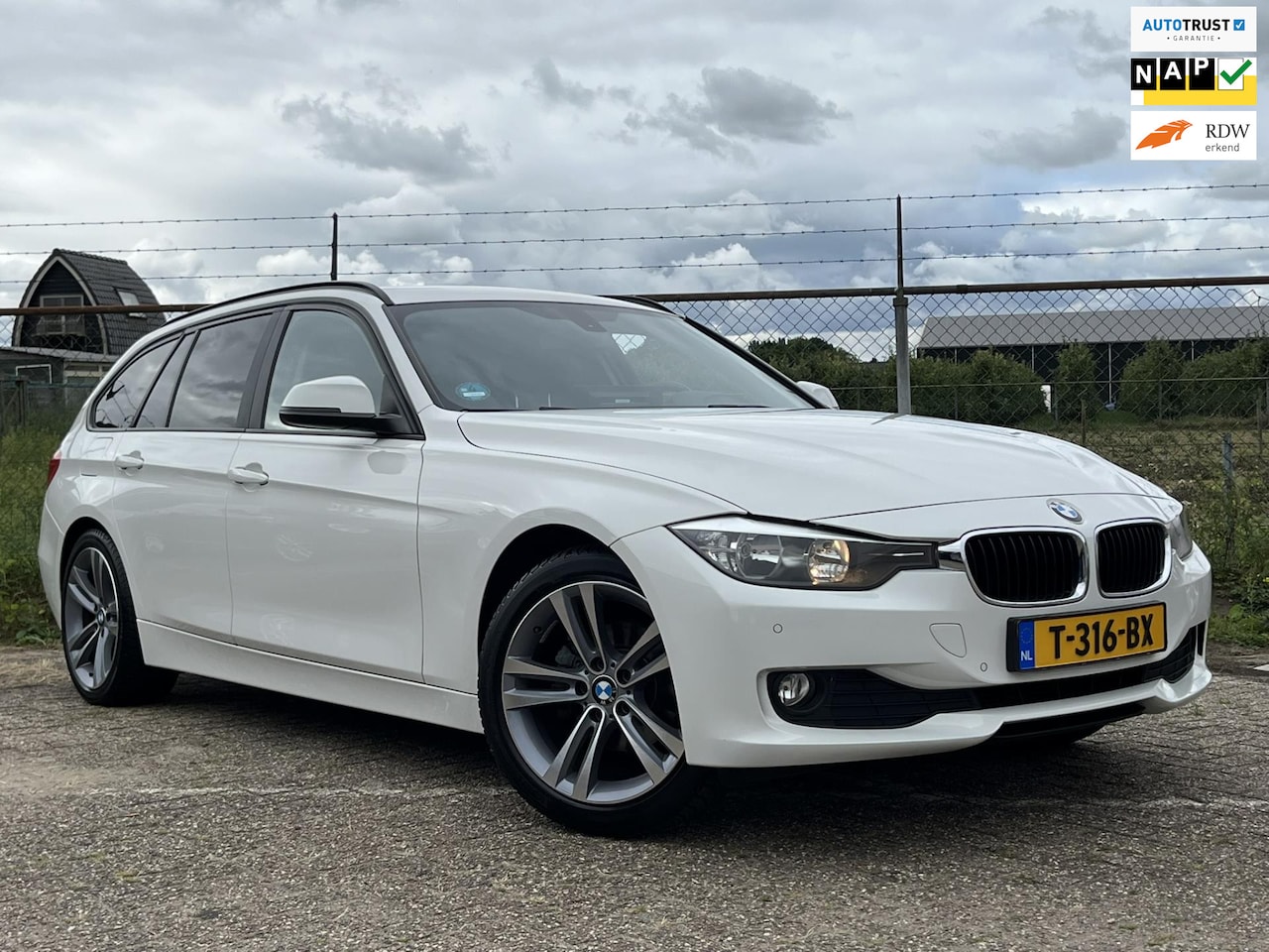 BMW 3-serie Touring - 316i High Executive Automaat Carplay - AutoWereld.nl