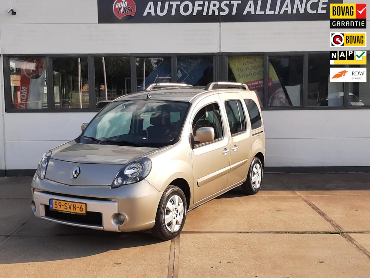 Renault Kangoo Family - 1.6-16V Privilège 1.6-16V Privilège - AutoWereld.nl