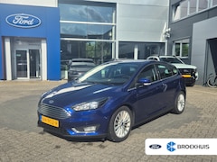 Ford Focus - 1.0 Titanium | Trekhaak | Navigatie | Verwarmbare Voorruit | Parkeersensoren Voor & Achter