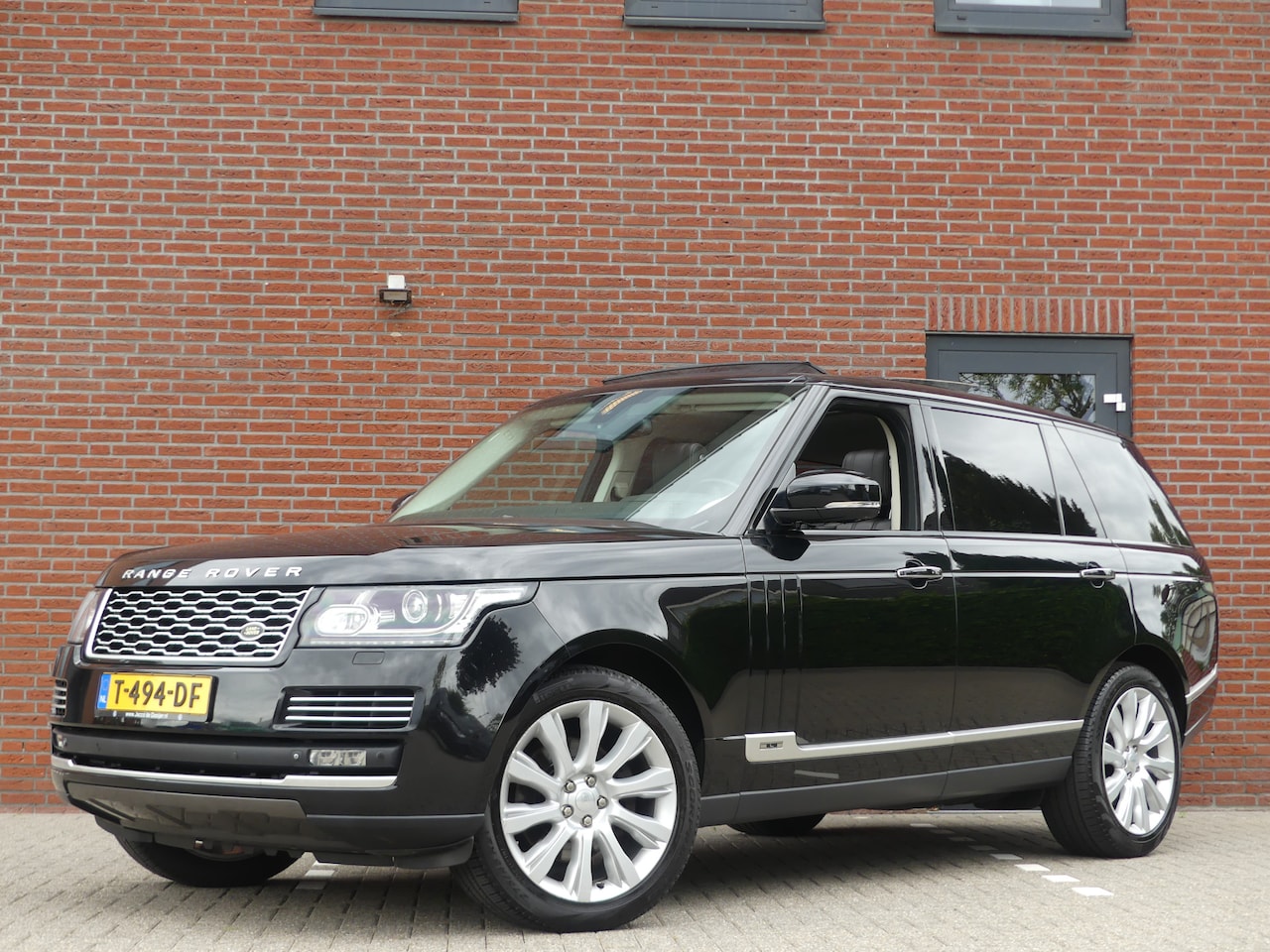 Land Rover Range Rover - 3.0 P400 LWB MHEV Vogue 3.0 P400 LWB MHEV Vogue - AutoWereld.nl