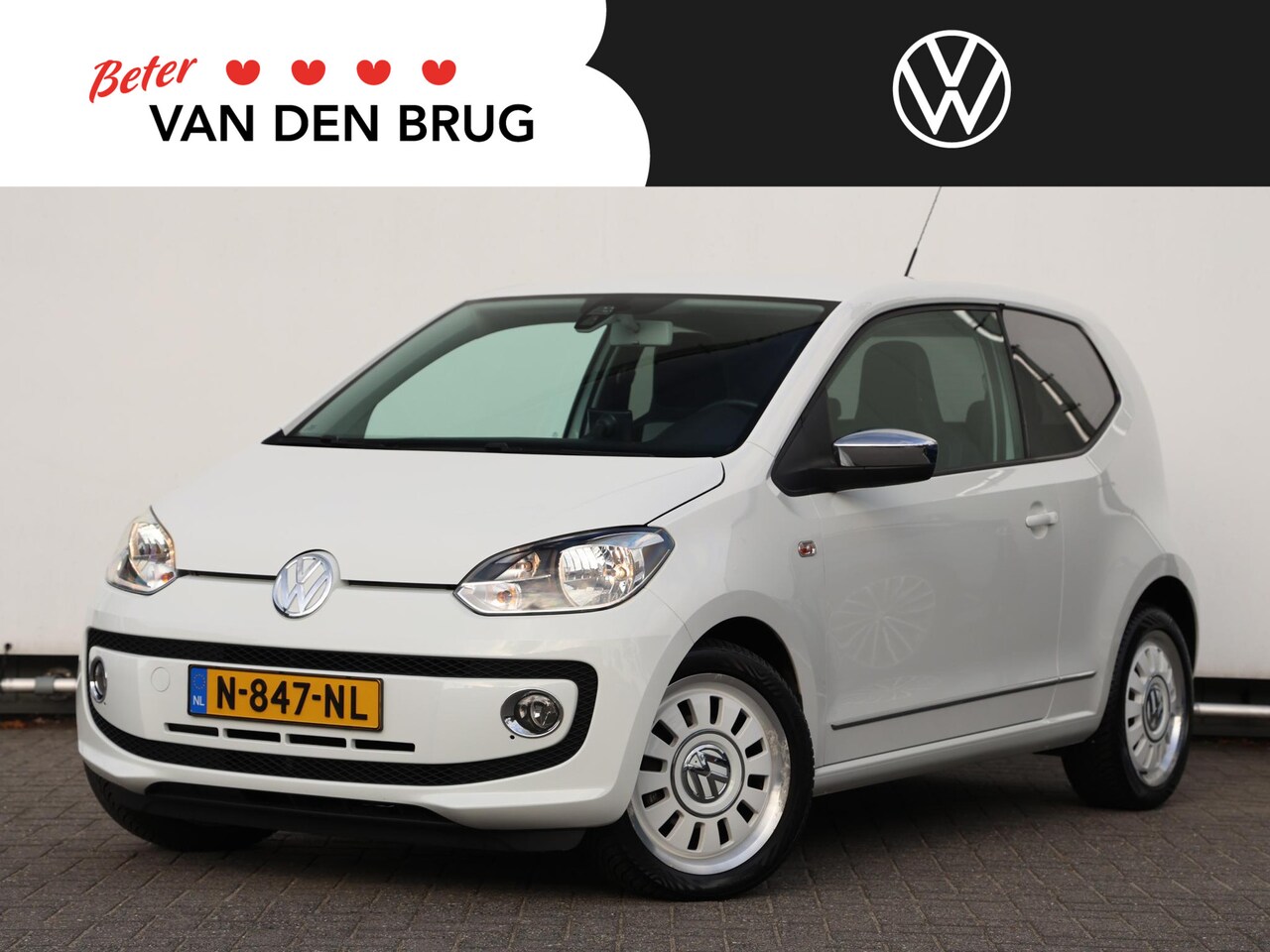 Volkswagen Up! - 1.0 high up! | Airconditioning | Cruise control | Parkeersensoren - AutoWereld.nl