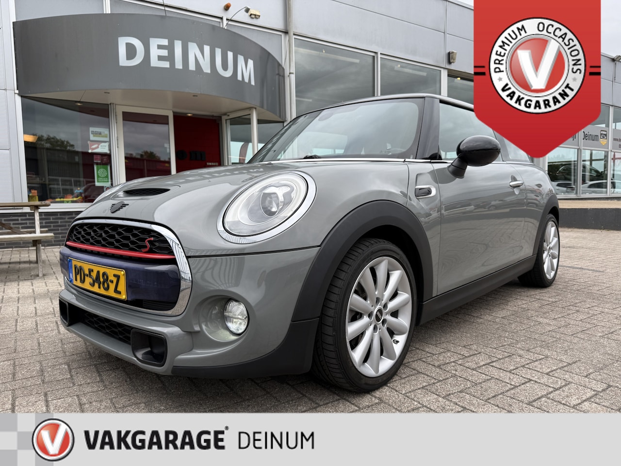 MINI Cooper S - Mini 2.0 Chili Serious Business Navigatie, half leer, Comf.intr, LED verl, etc.. - AutoWereld.nl