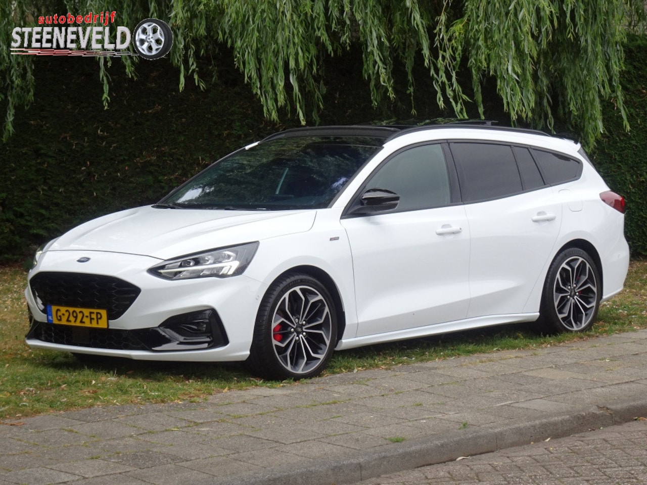 Ford Focus Wagon - 1.5 150PK AUTOMAAT ST-Line X met Pano en Trekhaak - AutoWereld.nl