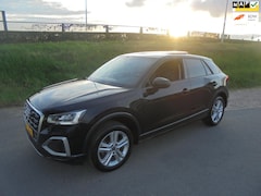 Audi Q2 - Q2 35 TFSI benzine airco ecc panorama dak Leder bekleding 63.000km