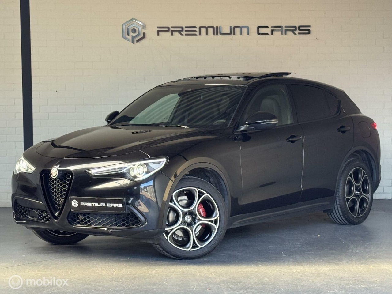 Alfa Romeo Stelvio - 2.0 T AWD 280PK Pano Keyless 20" Cam - AutoWereld.nl