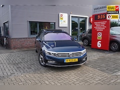 Volkswagen Passat Variant - 1.5 TSI Elegance Business R. Panoramadak, Lederen bekleding, Trekhaak