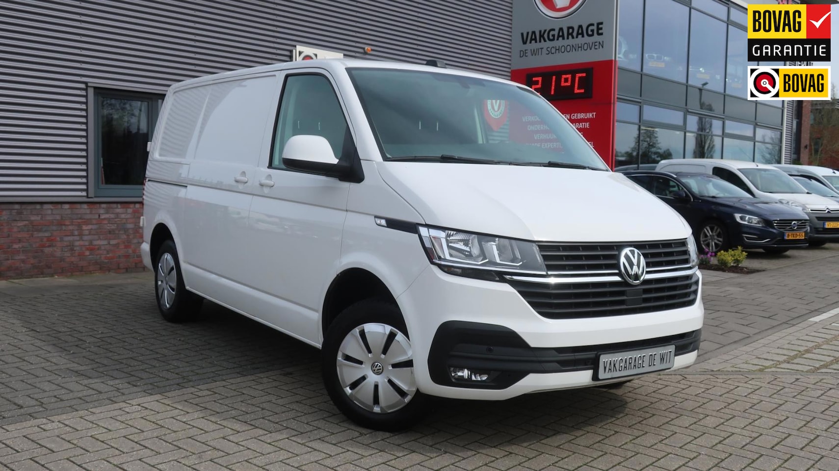 Volkswagen Transporter - 2.0 TDI L1H1 28 / Navi / Airco - AutoWereld.nl