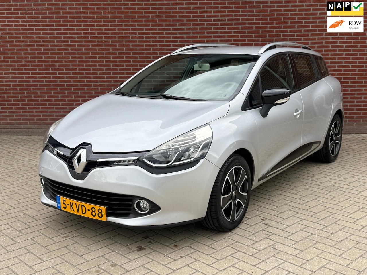 Renault Clio Estate - 0.9 TCe Expression / NAP / 5-derus / Airco / Cruise - AutoWereld.nl