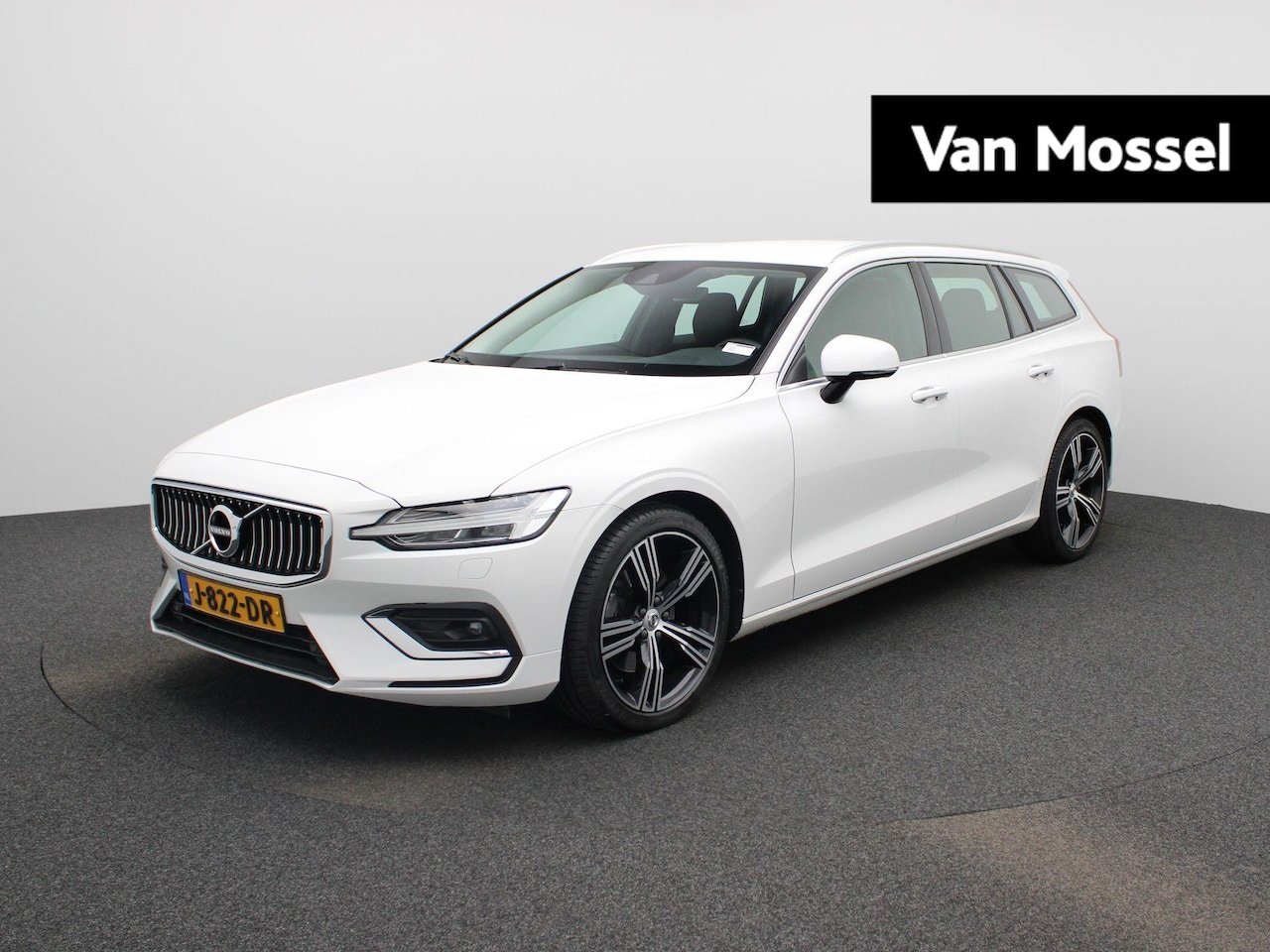 Volvo V60 - 2.0 B4 Inscription | Automaat | LMV | Virtual cockpit | Parkeer sensoren | Cruise control - AutoWereld.nl