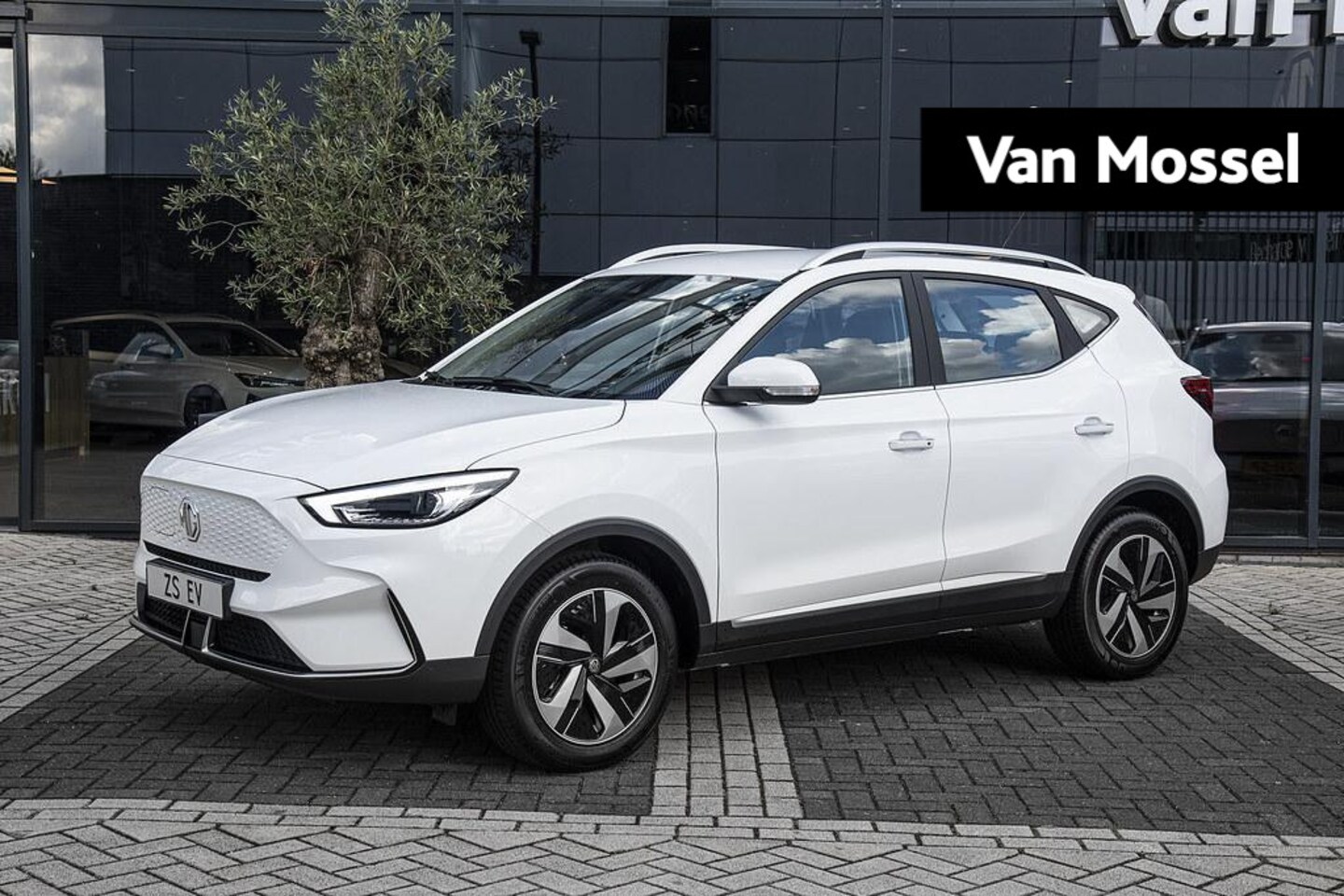 MG ZS - Standard Range Luxury 50 kWh - AutoWereld.nl