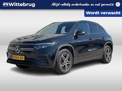 Mercedes-Benz EQA - 250 Business Solution AMG 67 kWh / Navigatie / Pano / Alcantara / Parkeer sensoren V+A / C