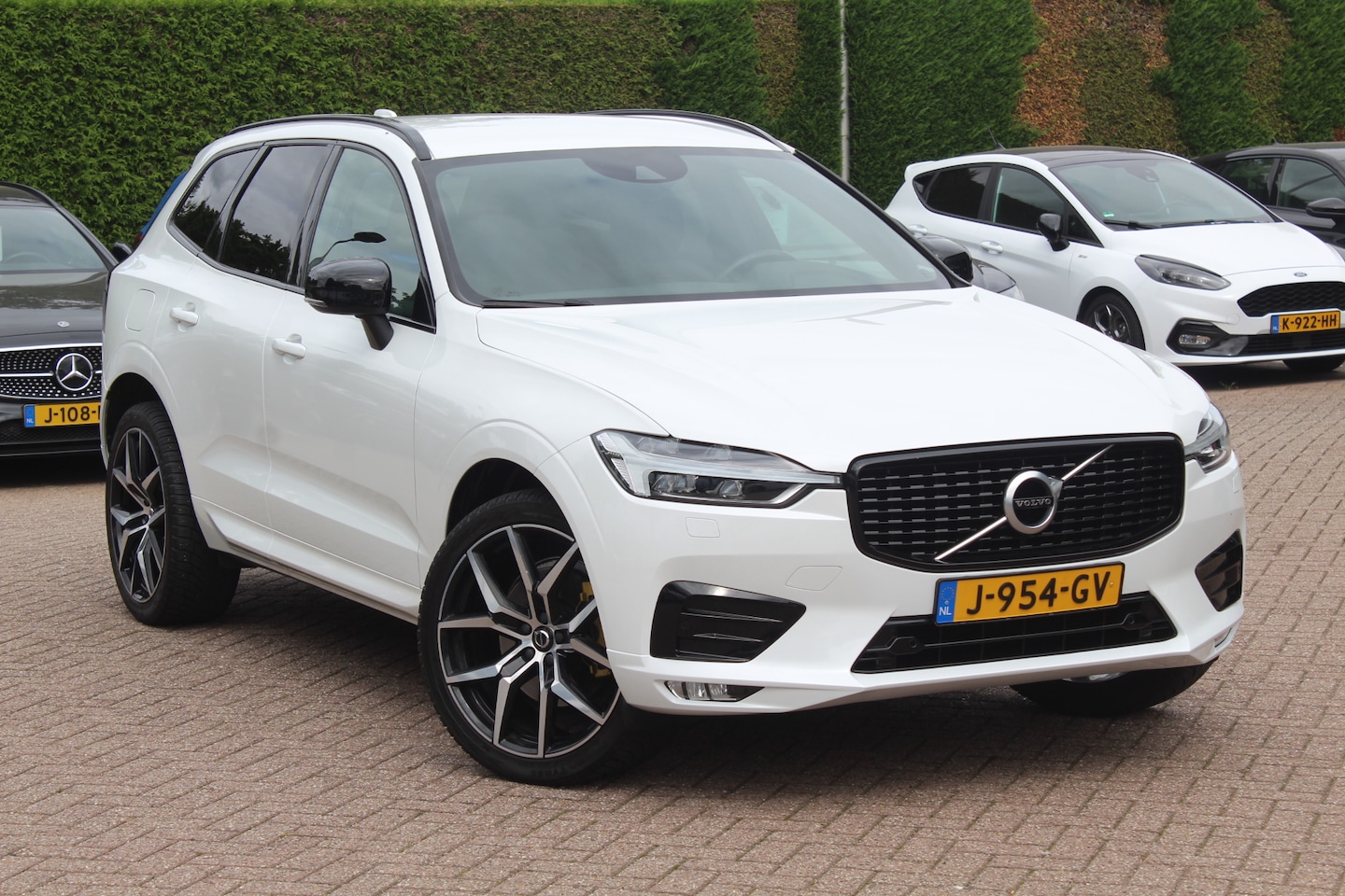 Volvo XC60 - 2.0 T5 AWD Inscription / Trekhaak / Camera / Luchtvering / Leder / 20'' / Navigatie / Dode - AutoWereld.nl