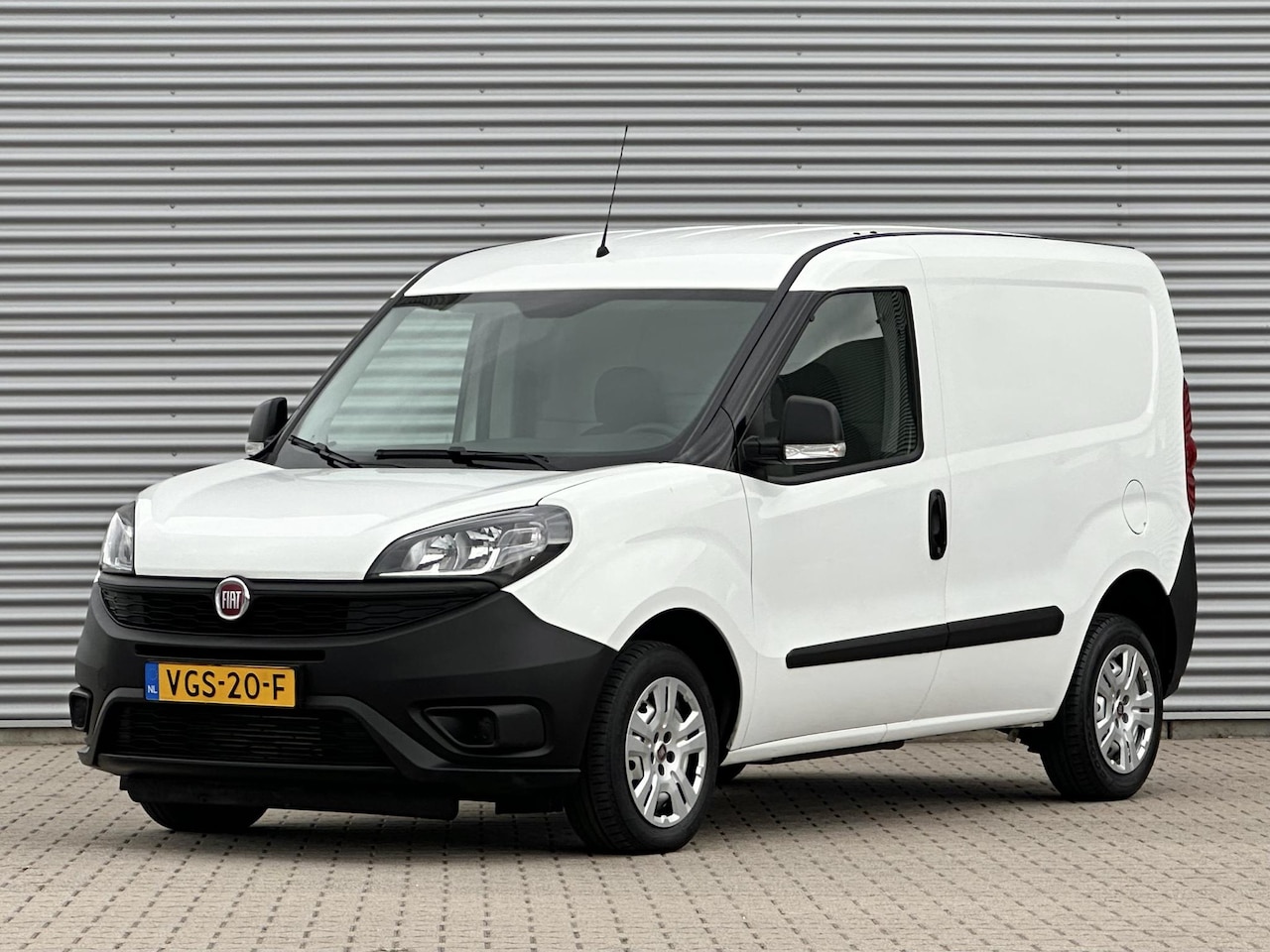 Fiat Doblò Cargo - 1.3 MJ L1H1 1.3 MJ L1H1 NIEUWSTAAT - AutoWereld.nl