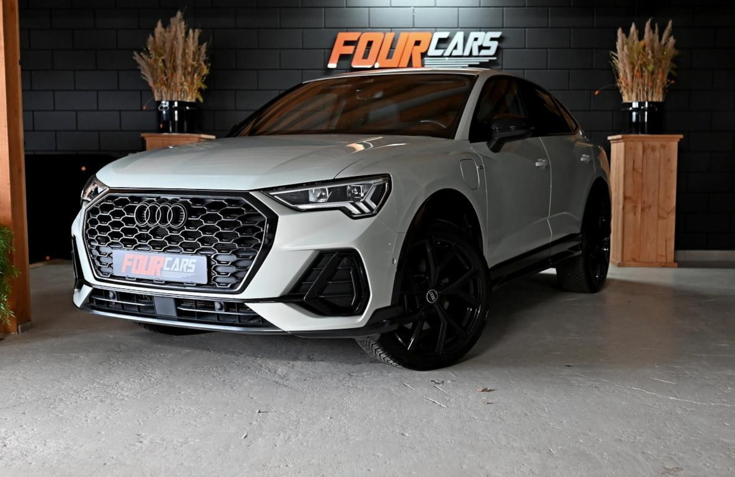 Audi Q3 Sportback - 45 TFSI e S Edition | 2024 | 40.000KM | Camera | Apple Carplay | S-line interieur | Naviga - AutoWereld.nl