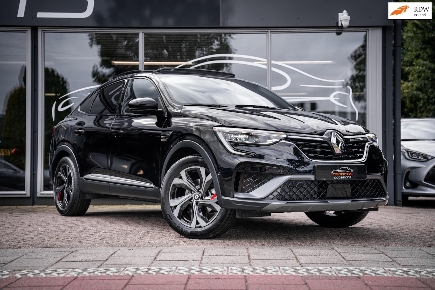 Renault Arkana - 1.6 E-Tech Hybrid 145 R.S. Line|Schuif/kantel|Adapt cruise|Stuur/stoel verw|Camera - AutoWereld.nl