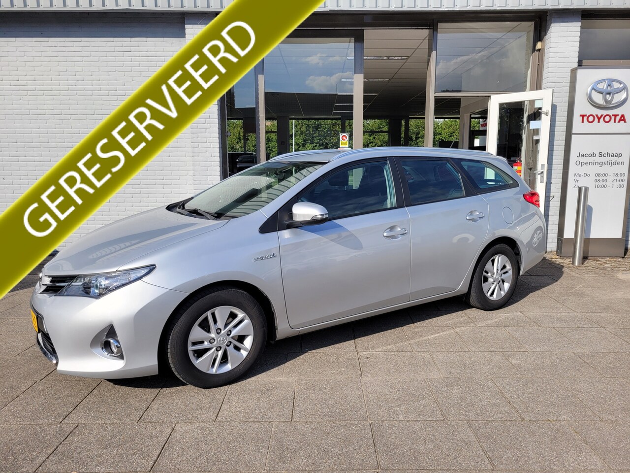 Toyota Auris Touring Sports - 1.8 Hybrid Aspiration Aut. |Climatecontr.| Cruise| Trekhk. afn. 1e eigenaar! - AutoWereld.nl