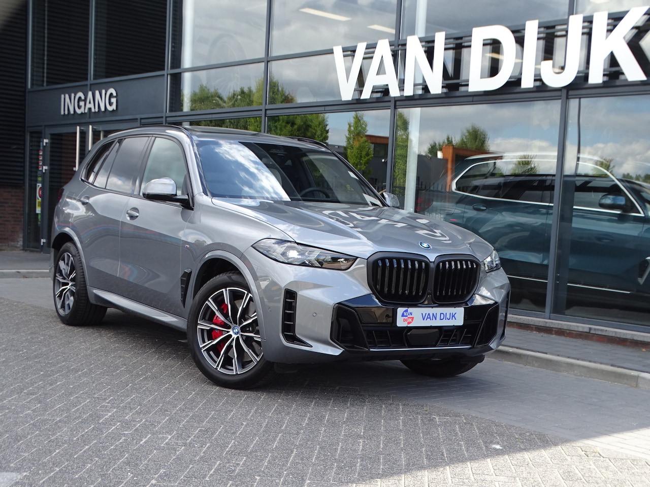 BMW X5 - xDrive50e M Sportpakket Pro. Pano.Dak Elek.trekhaak Adap.LED -Soft.Close Harman-Kardon Coc - AutoWereld.nl