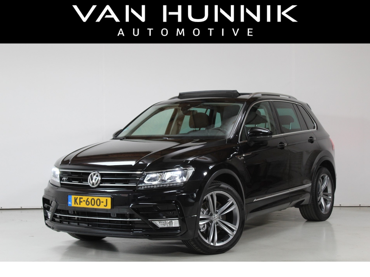 Volkswagen Tiguan - 2.0 TSI 4Motion 180PK | R-Line | Pano | Trekhaak | Virtual - AutoWereld.nl