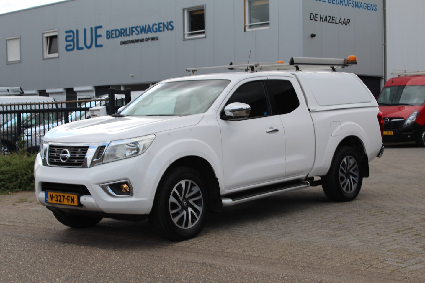Nissan Navara - NP300 2.3 dCi 120KW E6 4WD N-Connecta King Cab ✓ 3500KG trekhaak ✓ Road Ranger opbouw ✓ 4x - AutoWereld.nl