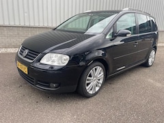 Volkswagen Touran - 2.0 TDI Highline 7 PERS
