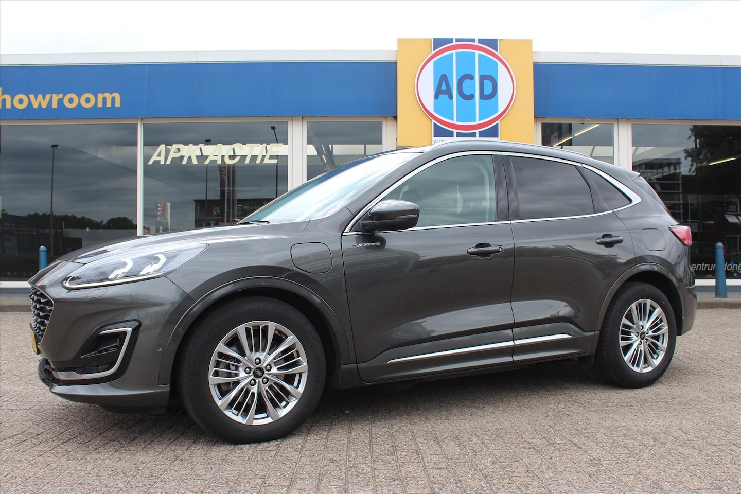 Ford Kuga - 2.5 PHEV e-CVT 225pk Vignale | Orig. NL | PanoramaDak | Trekhaak | - AutoWereld.nl