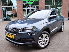 Skoda Karoq - 1.5 TSI ACT Business Edition Wegklapbare trekhaak - Keyless entry & Go - Achteruitrijcamer