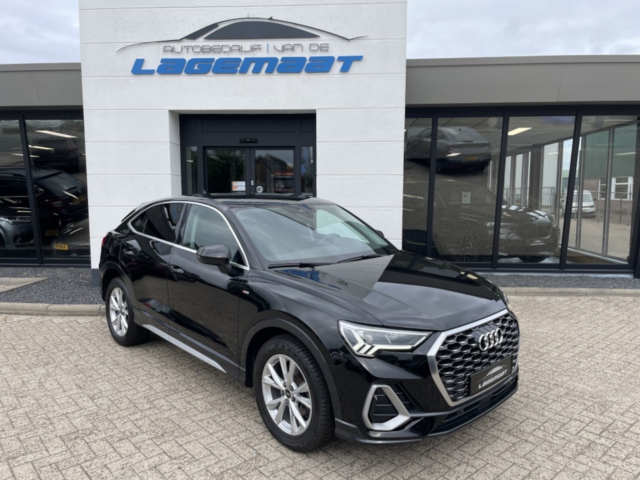 Audi Q3 Sportback - Q3 Sportback 35 S line Automaat Panorama Dak - AutoWereld.nl