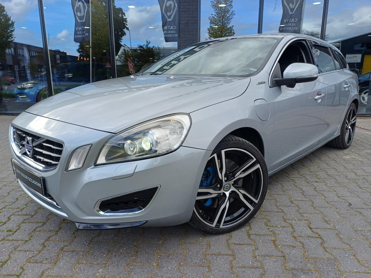 Volvo V60 - 2.4 D6 AWD Plug-In Hybrid Pure Limited Nr.023 Full Options - AutoWereld.nl