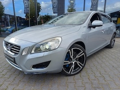 Volvo V60 - 2.4 D6 AWD Plug-In Hybrid Pure Limited Nr.023 Full Options