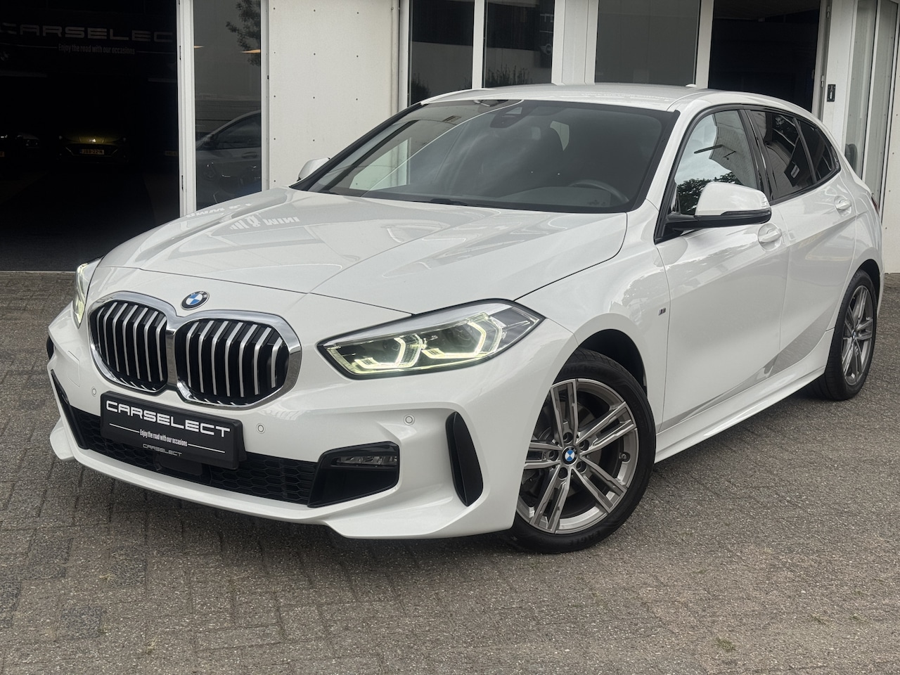 BMW 1-serie - 118i High Exe M-Pakket .Neem contact op en we maken een afspraak! - AutoWereld.nl