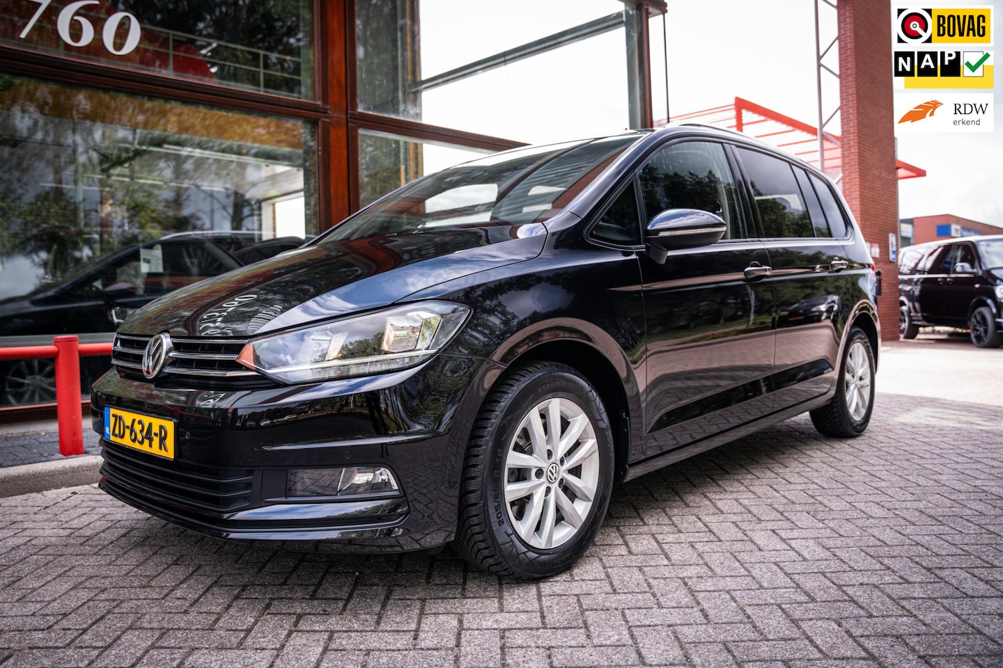 Volkswagen Touran - 1.5 TSI 150pk DSG Business | 7 Persoons | Adapt. Cruise control | Stoelverwarming | Elek. - AutoWereld.nl