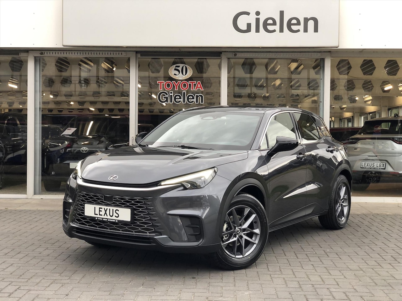 Lexus LBX - 1.5 Comfort & Safety Pack | Dodehoekherkenning, Parkeersensoren, Keyless, Stoelverwarming, - AutoWereld.nl