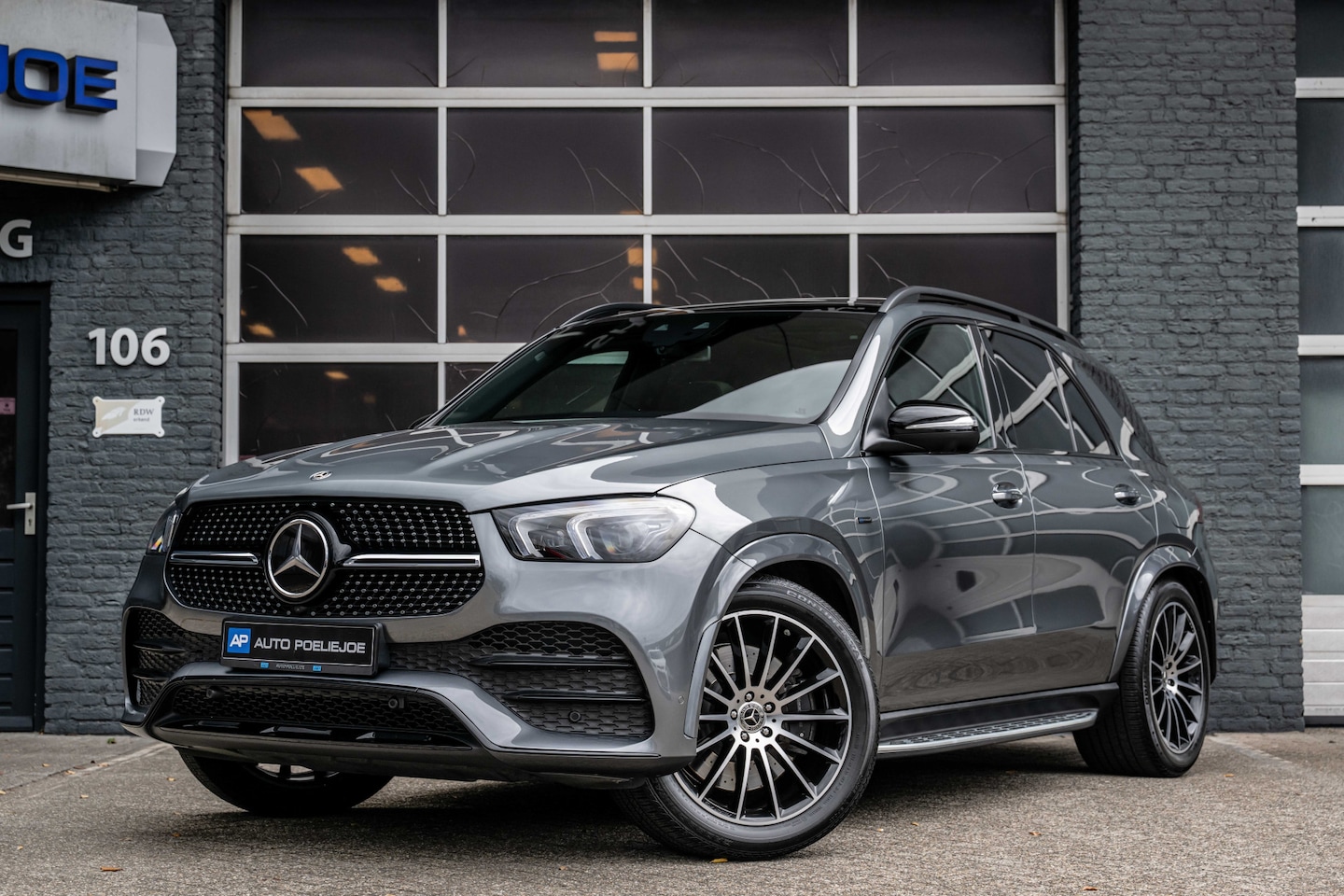 Mercedes-Benz GLE-Klasse - 350 de 4MATIC Premium Plus AMG, Pano,Leder,Head-Up, 21LM, Trekhaak, Carbon, ACC, Stoel Mas - AutoWereld.nl