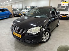 Volkswagen Polo - 1.4-16V Trendline / NIEUWE APK / IJSKOUDE AIRCO / RIJDT SCHAKELT GOED
