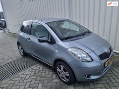 Toyota Yaris - 1.0 VVTi