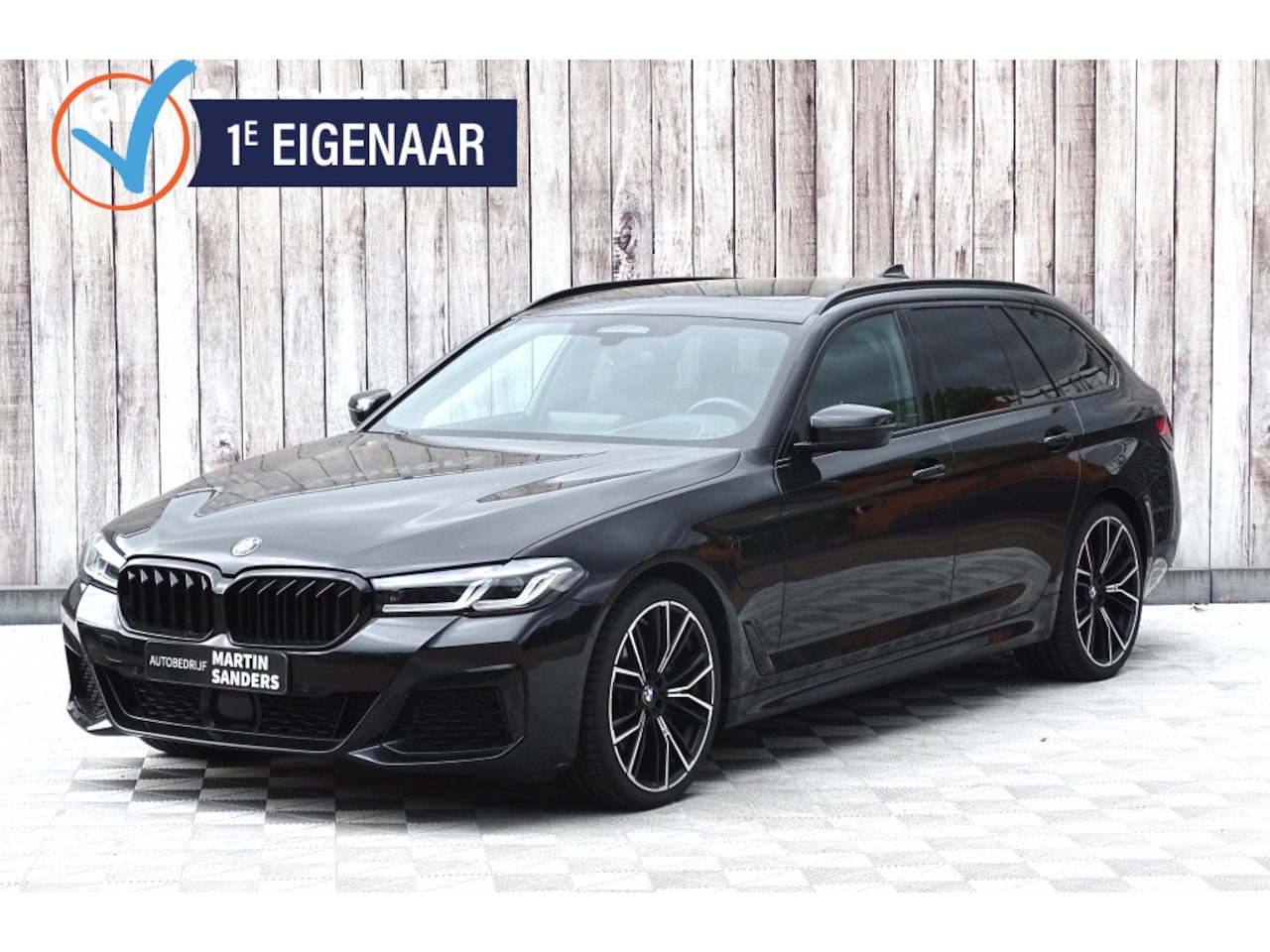 BMW 5-serie Touring - 530 e xDrive M Sport Pano ACC Harman Kardon - AutoWereld.nl