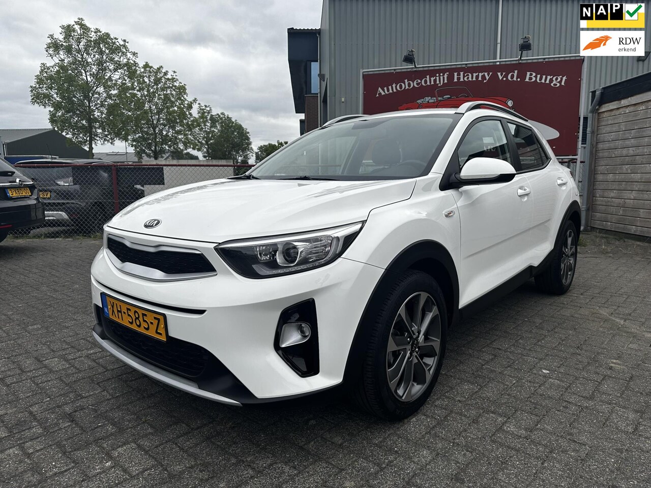 Kia Stonic - 1.0 T-GDi DynamicLine Navigatie | Camera | Dealer Onderhouden - AutoWereld.nl