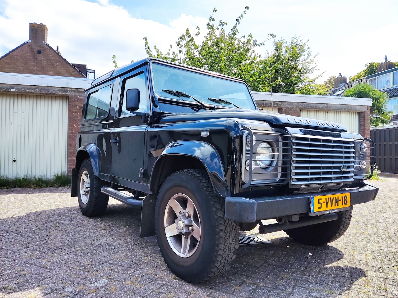 Land Rover Defender - 2.2 D HT 90" XTech - AutoWereld.nl