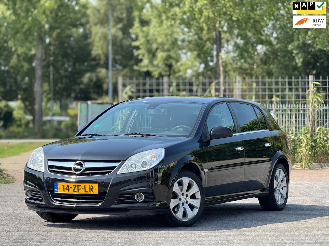 Opel Signum - 2.2-16V Executive | Leder stoelen | Navigatie | Stoelverwarming | 17 inch - AutoWereld.nl