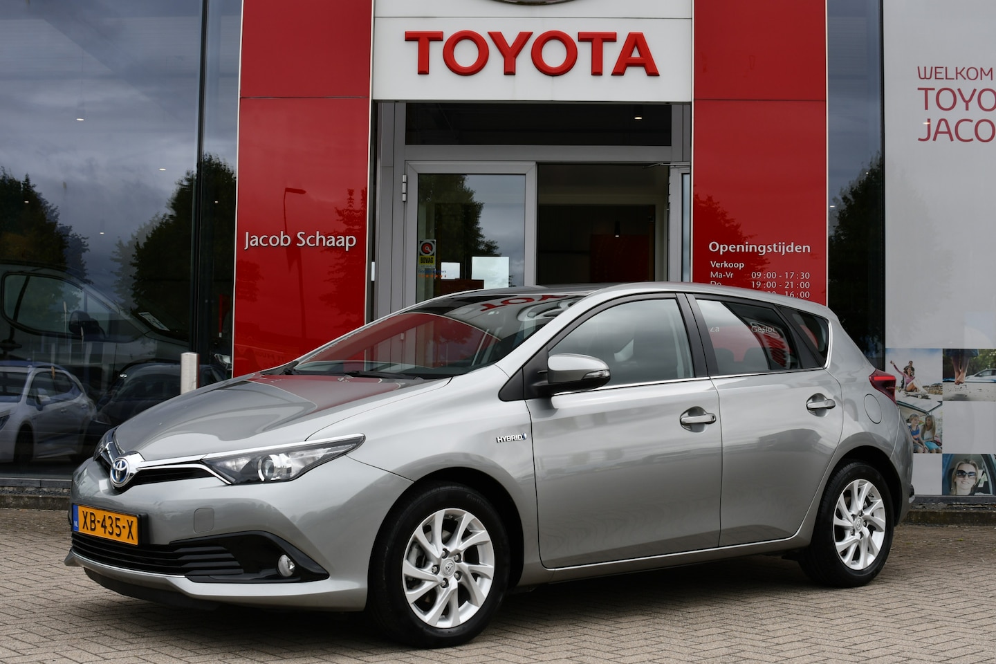 Toyota Auris - 1.8 Hybrid Energy Automaat 136pk | Navigatie | Climate control | Dealer-onderhouden | - AutoWereld.nl