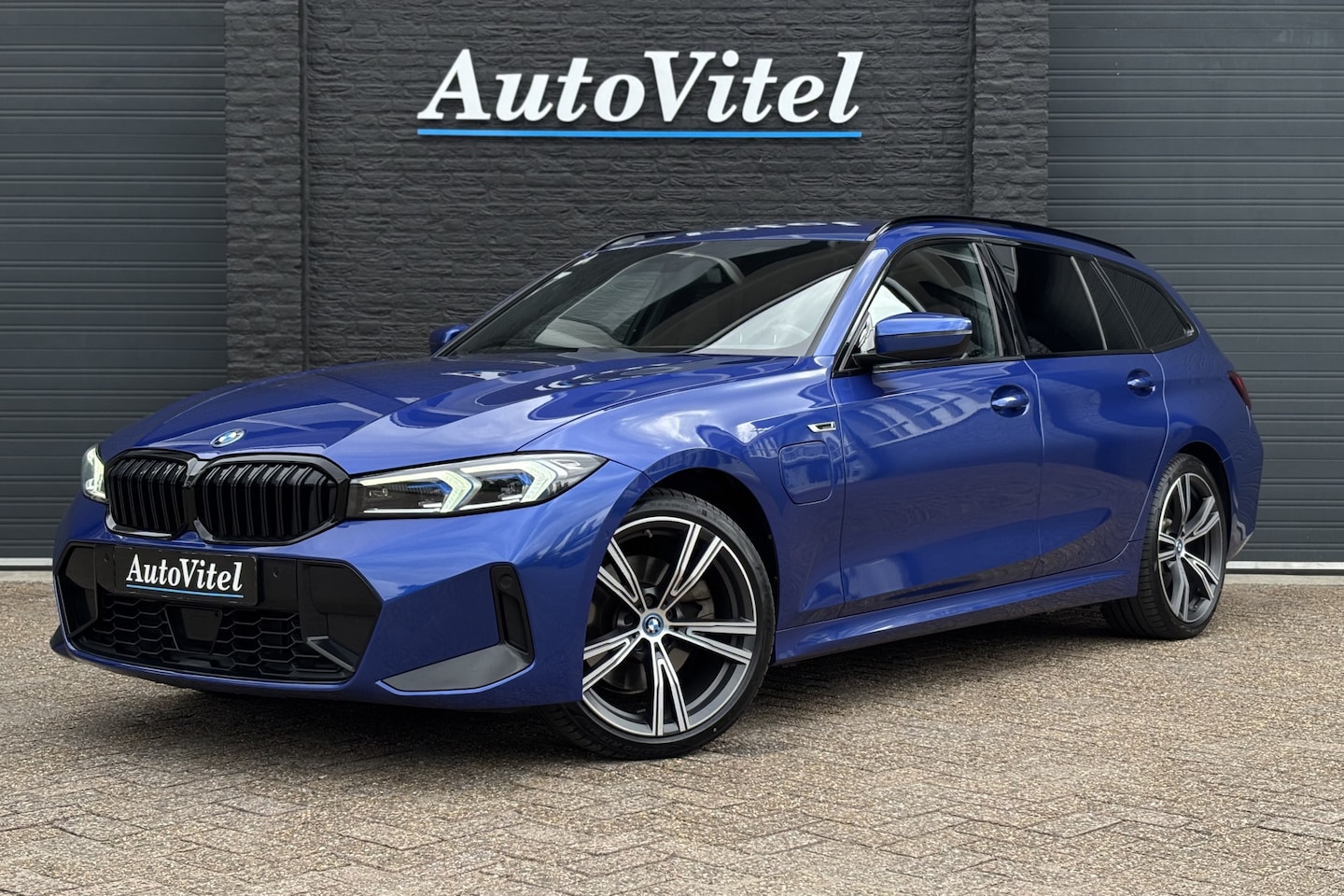 BMW 3-serie Touring - 330e M-sport LCI Facelift | Adaptive Cruise | Laser | Camera | 19' Inch individual - AutoWereld.nl