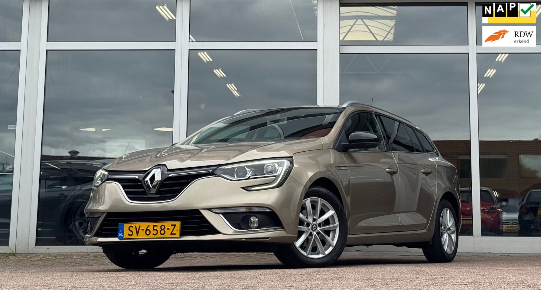 Renault Mégane Estate - 1.2 TCe Limited Automaat Trekhaak 100% Dealer onderhouden Mooi! - AutoWereld.nl