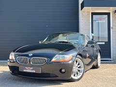 BMW Z4 Roadster - 3.0i S Automaat | Dealeronderhouden | Leder | Navi | Xenon | Cruise | Orig. Ned. | NAP | E