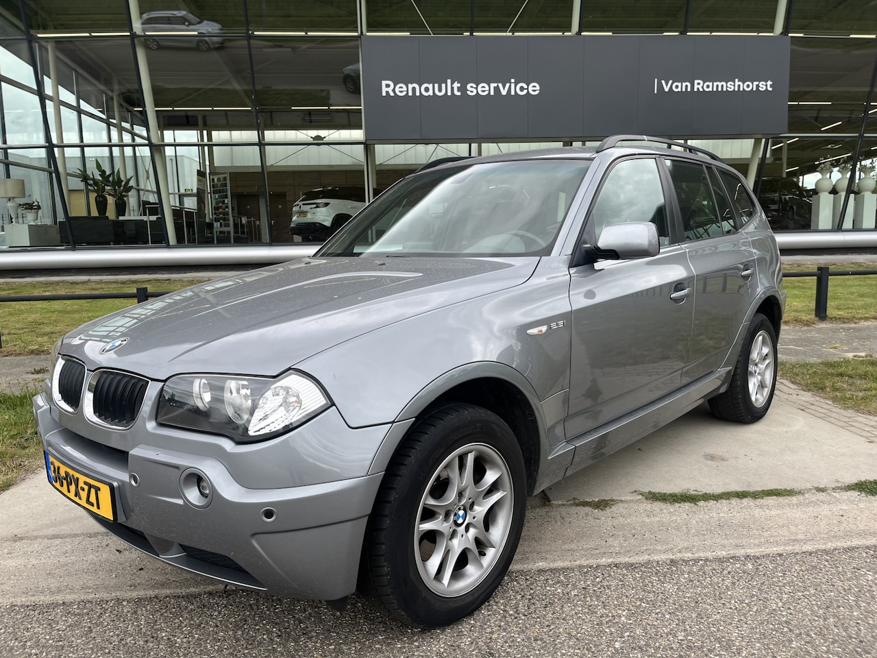 BMW X3 - 2.5i Executive 192 PK / Automaat / Dealer onderhouden / NAP / PDC V+A / Climate / 17'' LMV - AutoWereld.nl