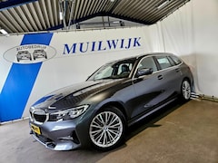 BMW 3-serie Touring - 318i Executive Edition / Trekhaak / Full LED / NL Auto